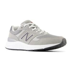 Thumbnail image of New Balance 880 v6